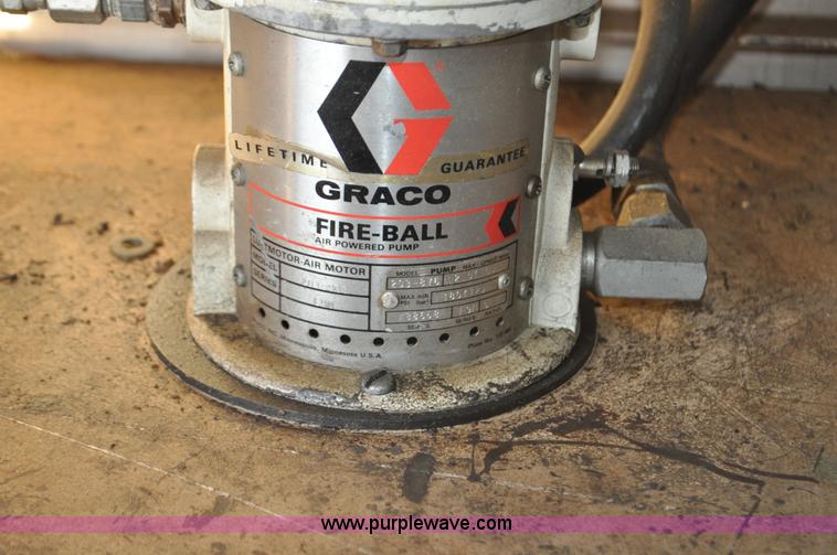 image for item C3348 1979 Ford 7000 oil service truck