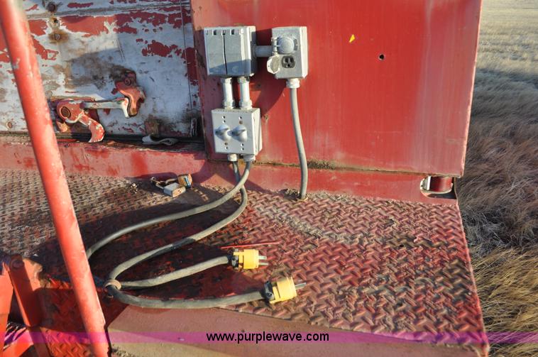 image for item C3348 1979 Ford 7000 oil service truck