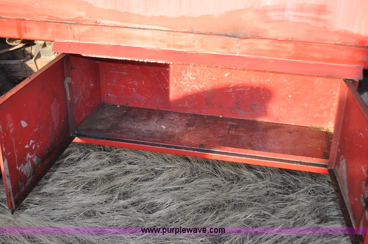 image for item C3348 1979 Ford 7000 oil service truck