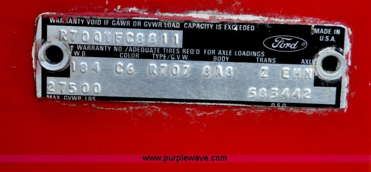 image for item C3348 1979 Ford 7000 oil service truck