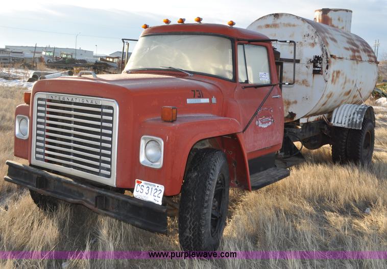 image for item C3350 1975 International 16010 Loadstar washer truck