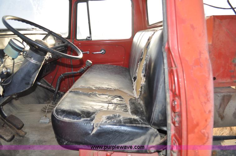 image for item C3350 1975 International 16010 Loadstar washer truck