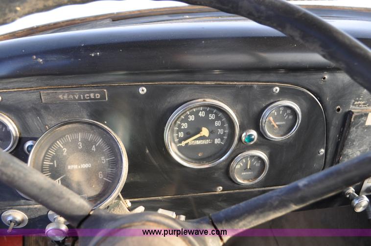 image for item C3350 1975 International 16010 Loadstar washer truck