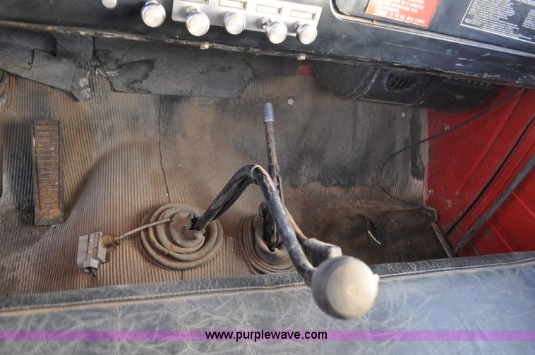 image for item C3350 1975 International 16010 Loadstar washer truck