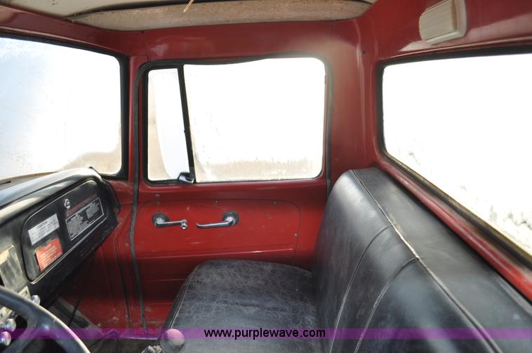 image for item C3350 1975 International 16010 Loadstar washer truck