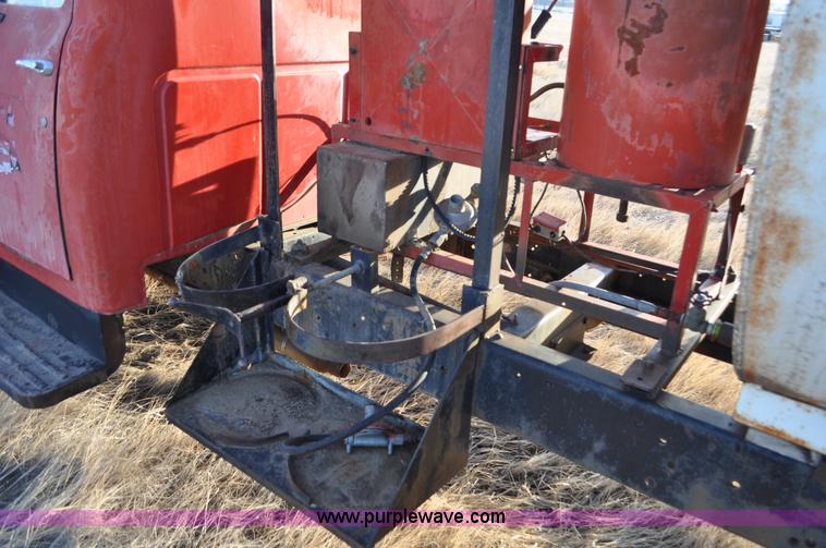 image for item C3350 1975 International 16010 Loadstar washer truck