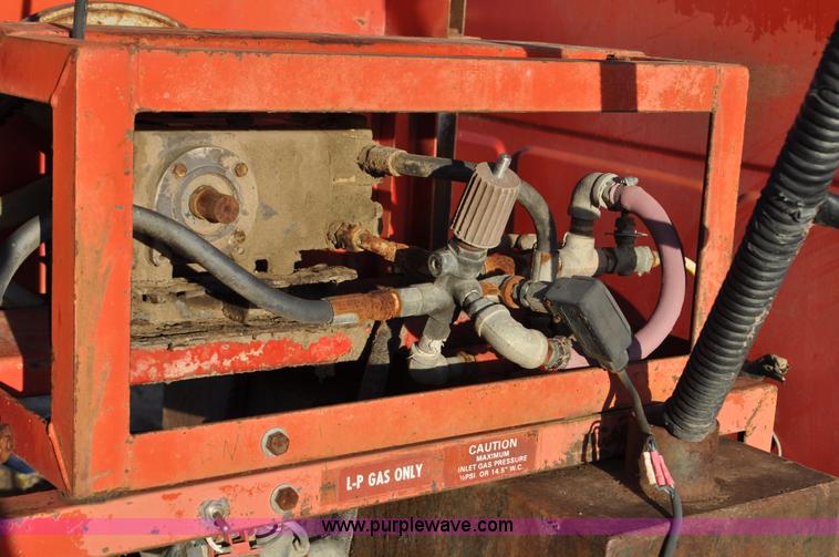 image for item C3350 1975 International 16010 Loadstar washer truck