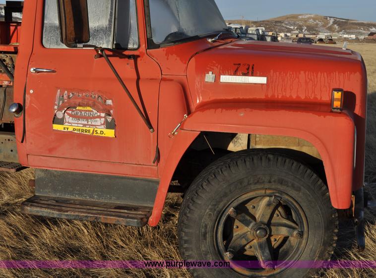 image for item C3350 1975 International 16010 Loadstar washer truck