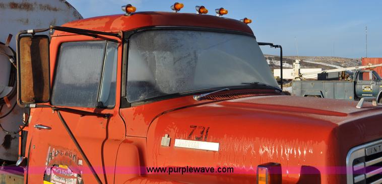 image for item C3350 1975 International 16010 Loadstar washer truck