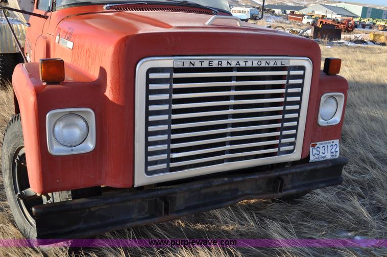 image for item C3350 1975 International 16010 Loadstar washer truck