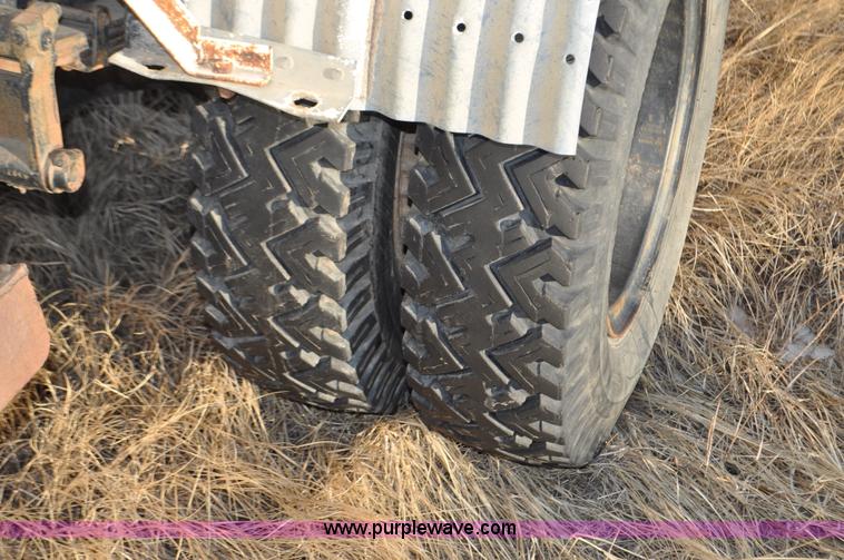 image for item C3350 1975 International 16010 Loadstar washer truck