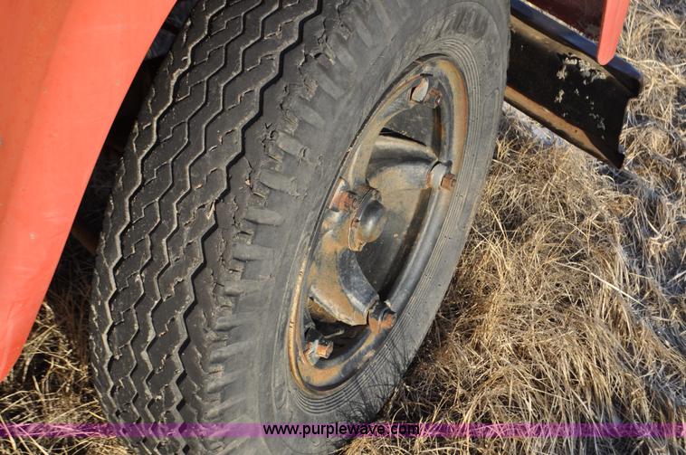 image for item C3350 1975 International 16010 Loadstar washer truck