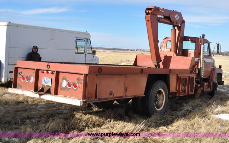 image for item C3377 1980 Ford 7000 Fleet Equipment Corp. tire service truck