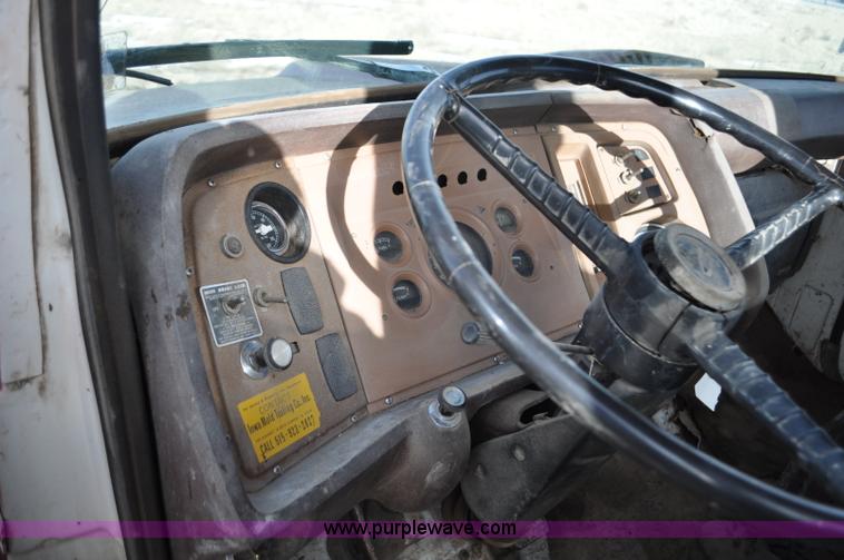 image for item C3377 1980 Ford 7000 Fleet Equipment Corp. tire service truck