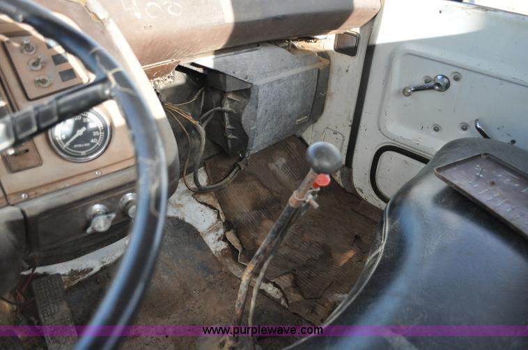 image for item C3377 1980 Ford 7000 Fleet Equipment Corp. tire service truck