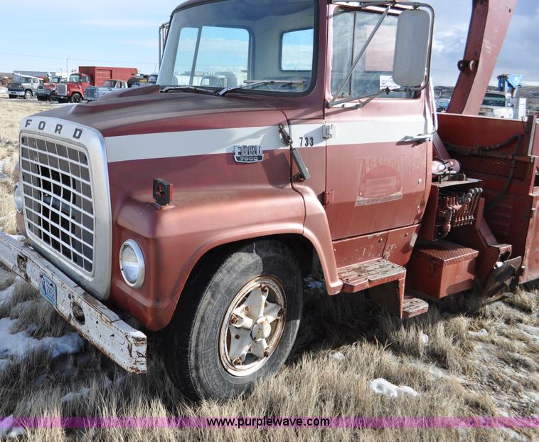 image for item C3377 1980 Ford 7000 Fleet Equipment Corp. tire service truck