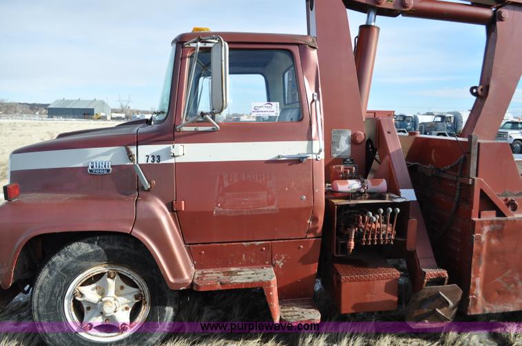 image for item C3377 1980 Ford 7000 Fleet Equipment Corp. tire service truck