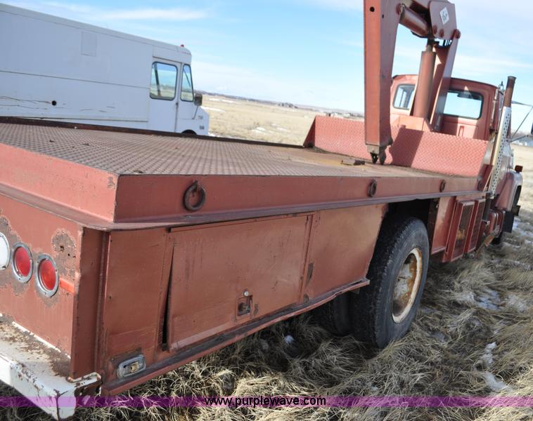 image for item C3377 1980 Ford 7000 Fleet Equipment Corp. tire service truck