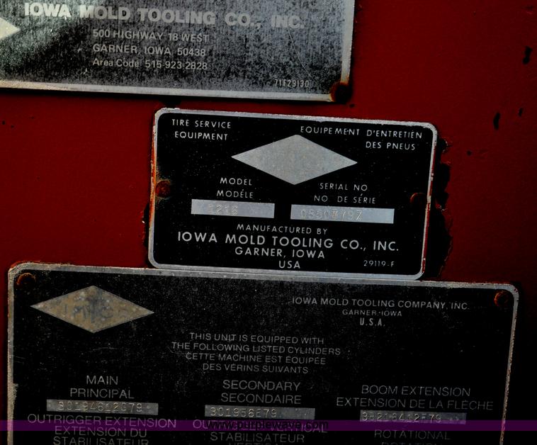 image for item C3377 1980 Ford 7000 Fleet Equipment Corp. tire service truck