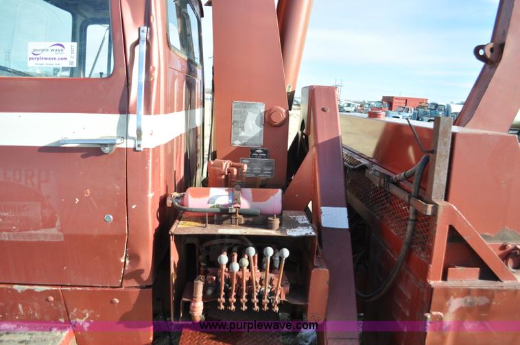 image for item C3377 1980 Ford 7000 Fleet Equipment Corp. tire service truck