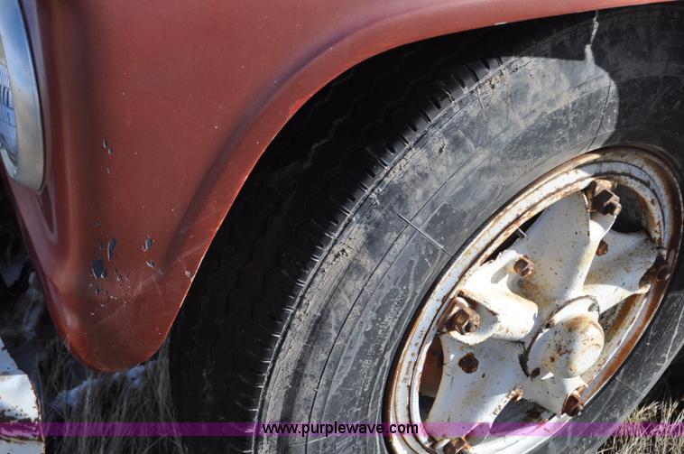 image for item C3377 1980 Ford 7000 Fleet Equipment Corp. tire service truck