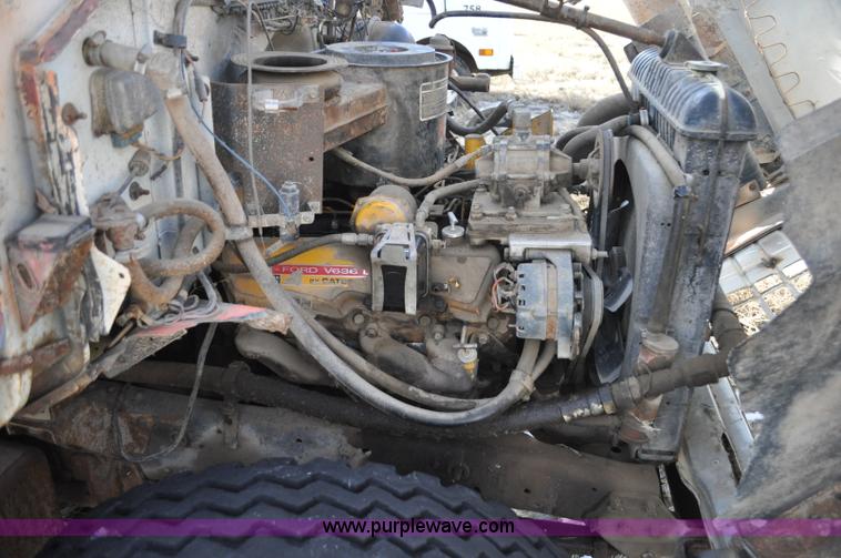 image for item C3377 1980 Ford 7000 Fleet Equipment Corp. tire service truck