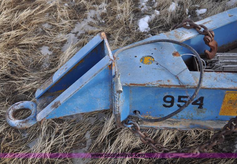 image for item C3398 1976 Trail King flatbed trailer