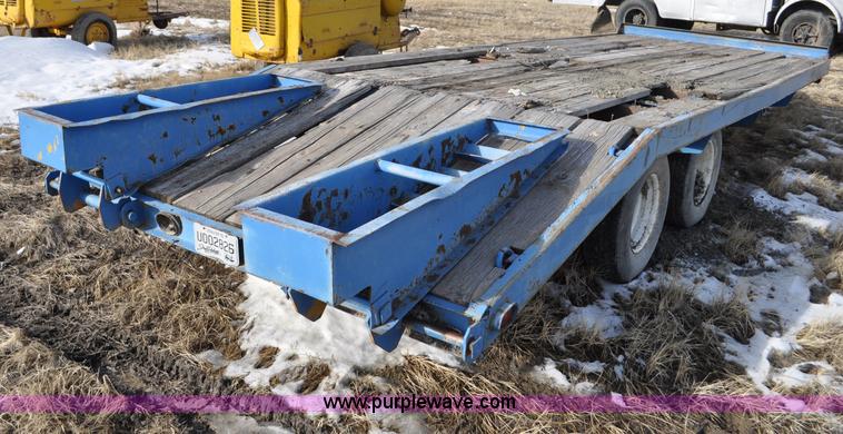 image for item C3398 1976 Trail King flatbed trailer