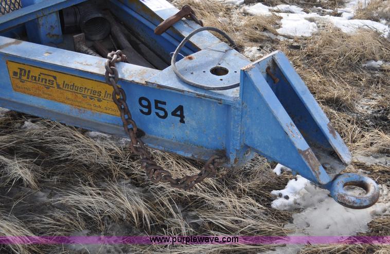 image for item C3398 1976 Trail King flatbed trailer