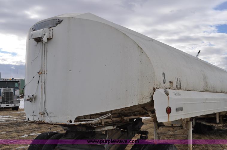 image for item C3401 1952 Trailmobile 34' tanker trailer