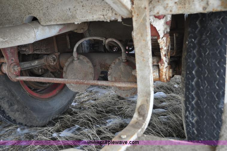 image for item C3401 1952 Trailmobile 34' tanker trailer