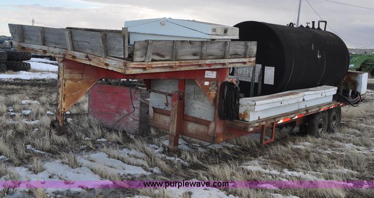 image for item C3403 1977 Chief gooseneck trailer