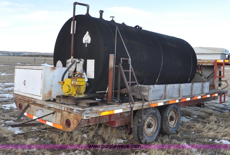 image for item C3403 1977 Chief gooseneck trailer