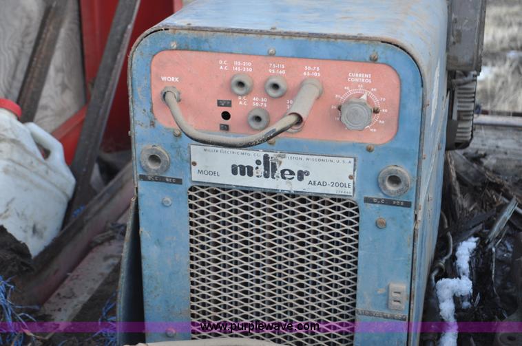 image for item C3403 1977 Chief gooseneck trailer