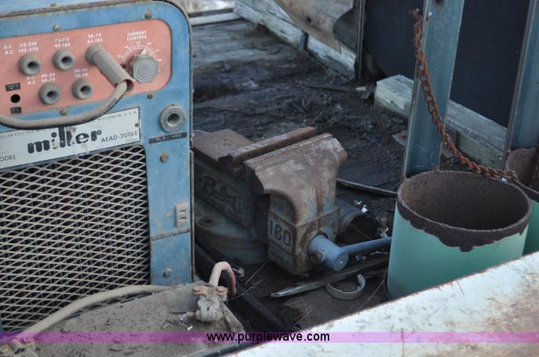 image for item C3403 1977 Chief gooseneck trailer