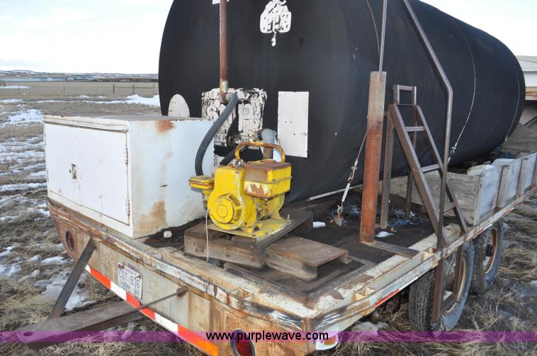 image for item C3403 1977 Chief gooseneck trailer