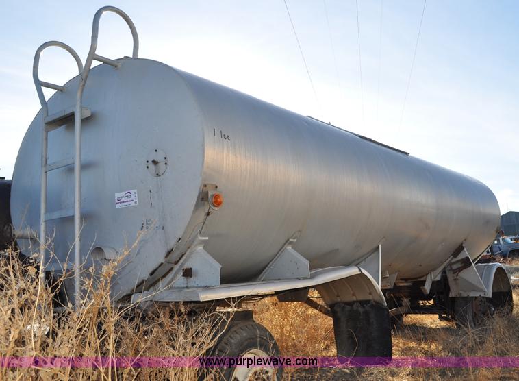 image for item C3411 1971 Fruehauf hot oil tanker pup trailer