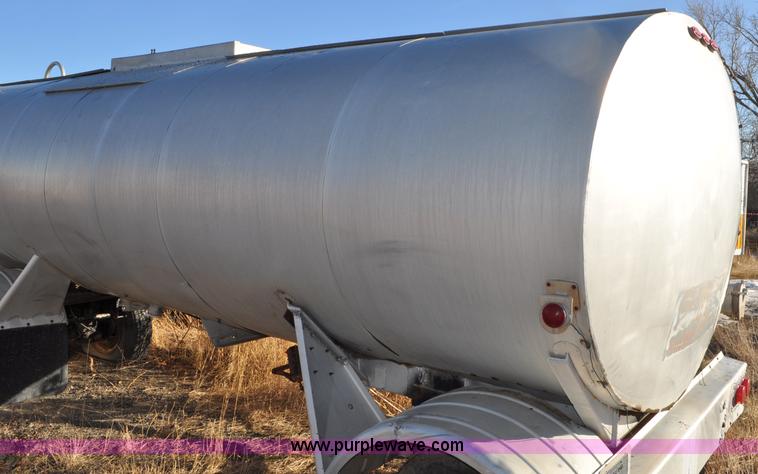 image for item C3411 1971 Fruehauf hot oil tanker pup trailer