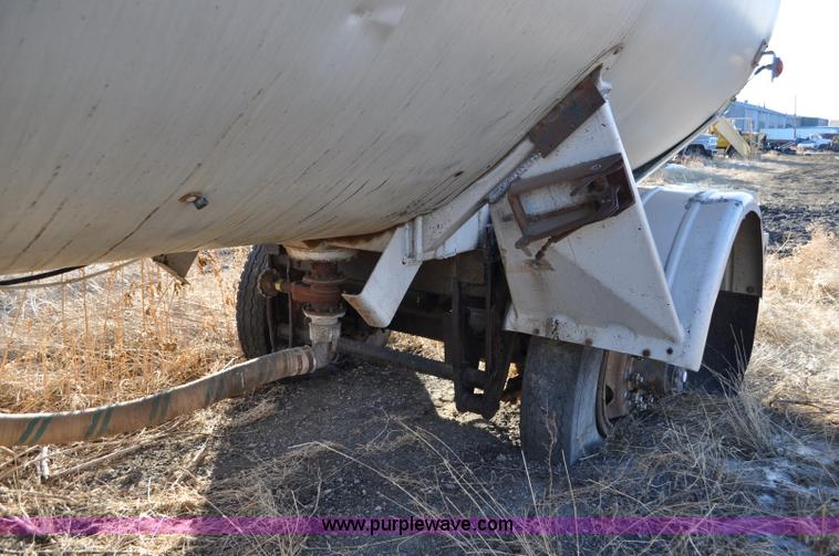 image for item C3411 1971 Fruehauf hot oil tanker pup trailer