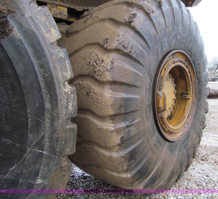 image for item D7159 2006 Caterpillar 740 articulated dump truck