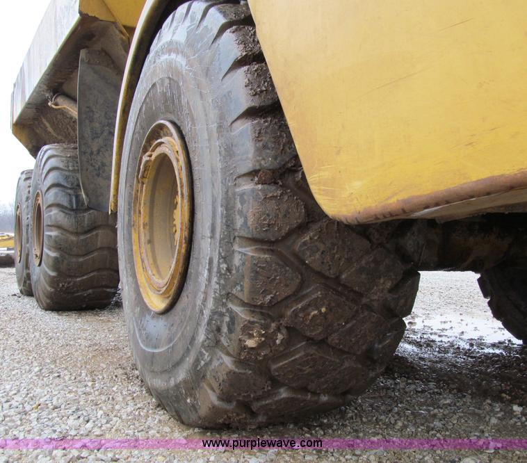 image for item D7159 2006 Caterpillar 740 articulated dump truck