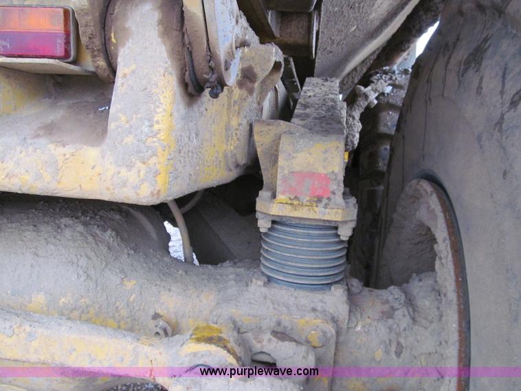 image for item D7159 2006 Caterpillar 740 articulated dump truck