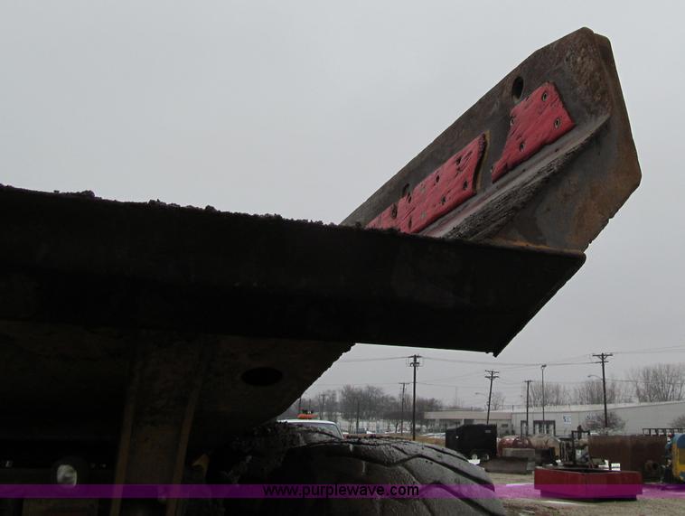 image for item D7159 2006 Caterpillar 740 articulated dump truck