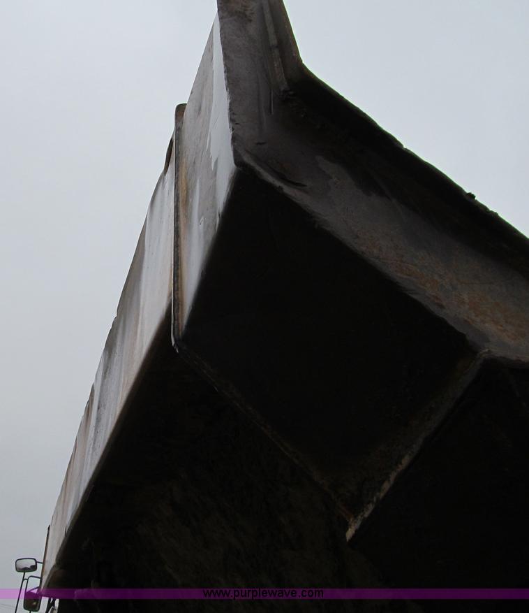 image for item D7159 2006 Caterpillar 740 articulated dump truck