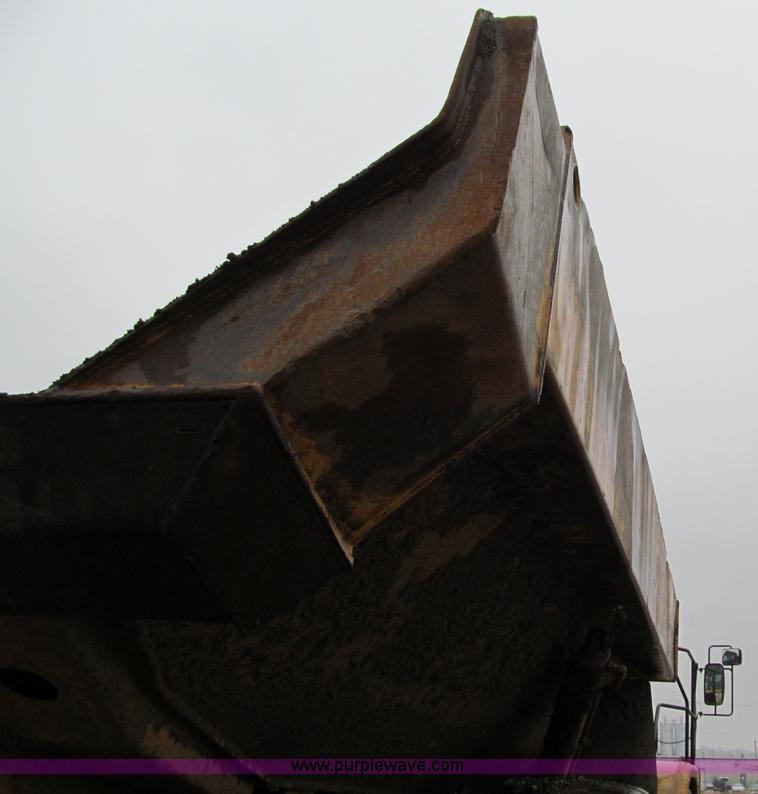 image for item D7159 2006 Caterpillar 740 articulated dump truck