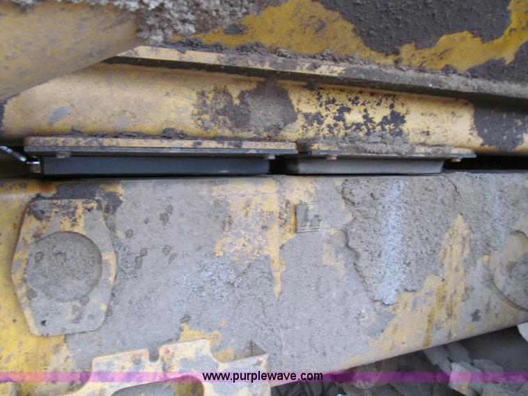 image for item D7159 2006 Caterpillar 740 articulated dump truck