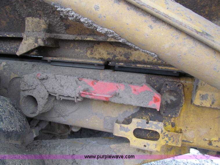 image for item D7159 2006 Caterpillar 740 articulated dump truck