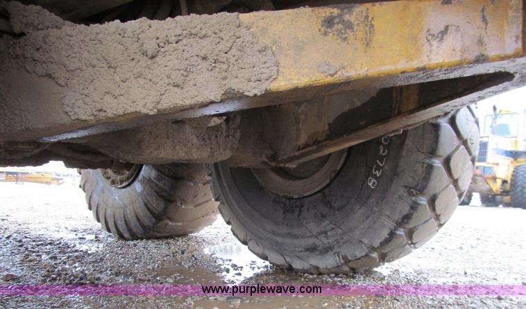image for item D7159 2006 Caterpillar 740 articulated dump truck