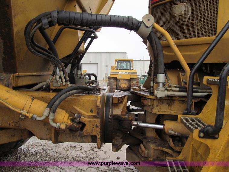 image for item D7159 2006 Caterpillar 740 articulated dump truck