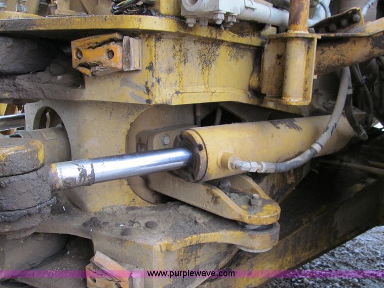 image for item D7159 2006 Caterpillar 740 articulated dump truck